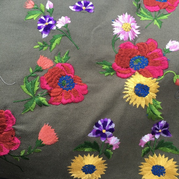  {TopShop} Green Floral Embroidered Mini Skirt - Picture 5 of 8